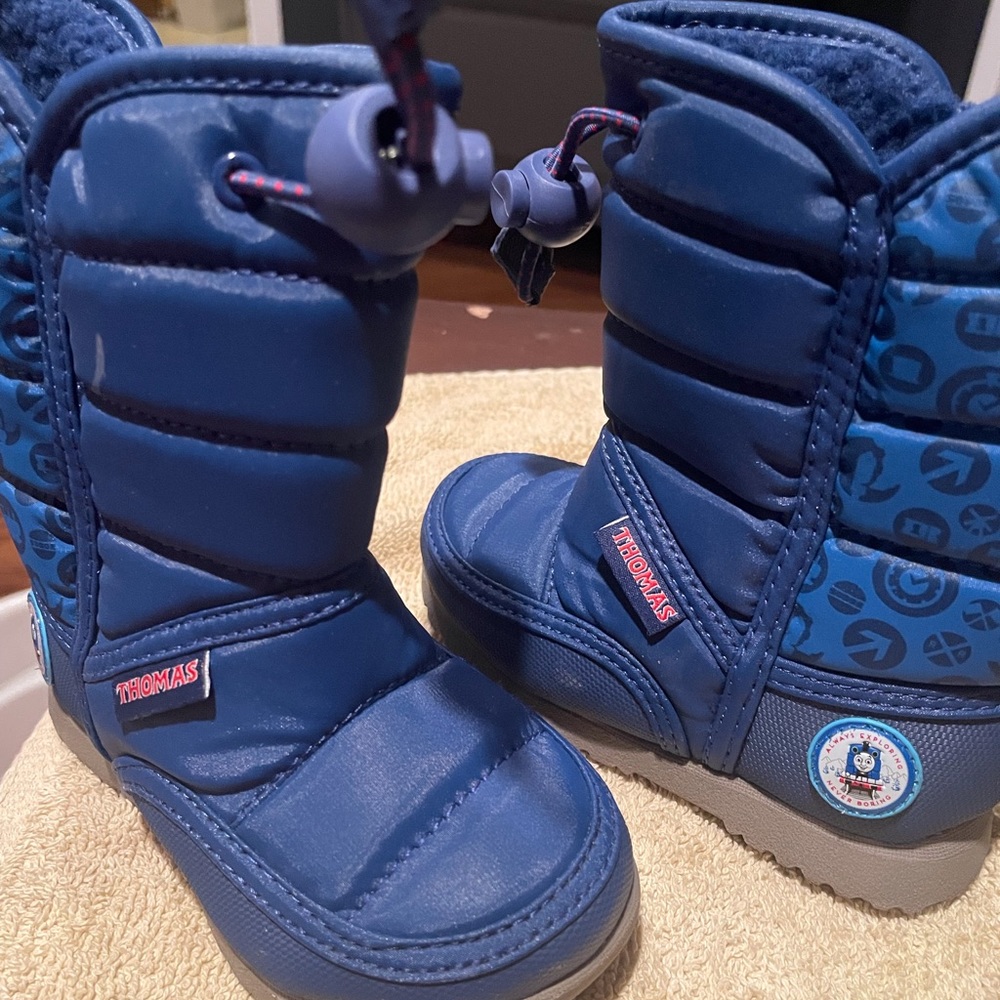 Thomas the train snow boots